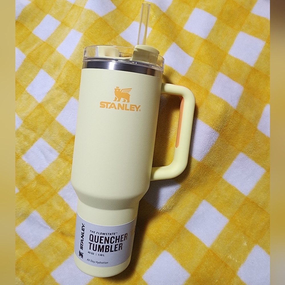 Stanley Flowstate Quencher 40 oz